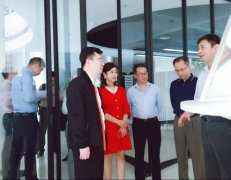 广东省工业和信息化局莅临万搏官网-万搏(中国)一站式服务官网调研制造业创新中心建设情况