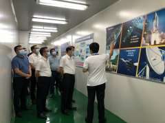 <b><font color='#0000FF'>东莞市委书记肖亚非一行参观考察万搏官网-万搏(中国)一站式服务官网半导体</font></b>